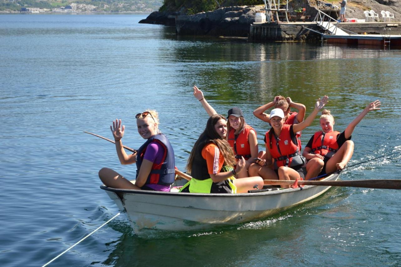 Teigen Leirstad, feriehus og hytter Eikefjord Exterior foto