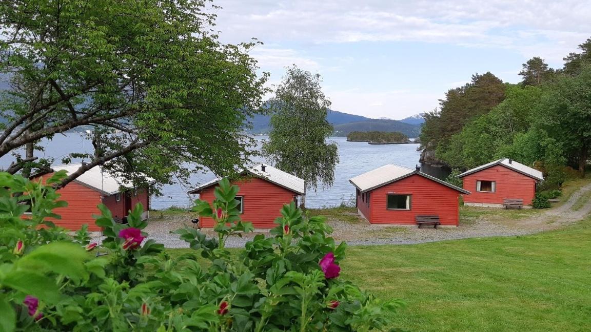 Teigen Leirstad, feriehus og hytter Eikefjord Exterior foto