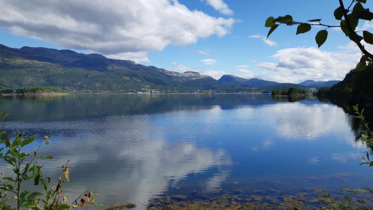 Teigen Leirstad, feriehus og hytter Eikefjord Exterior foto