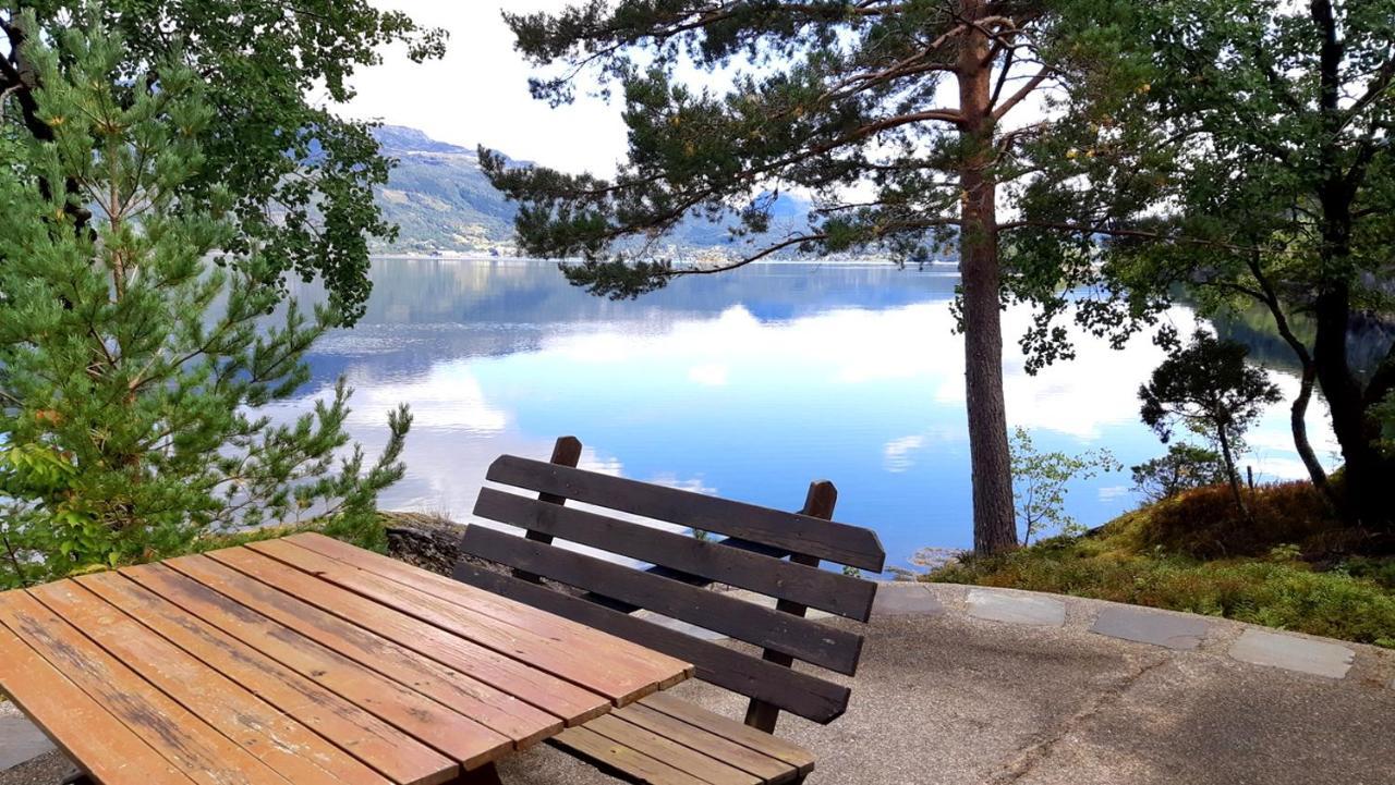 Teigen Leirstad, feriehus og hytter Eikefjord Exterior foto